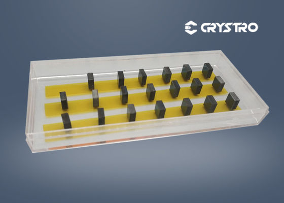 El cromo dopó el cristal pasivo de aluminio del interruptor de Ytterium Garnet Cr 4+ YAG Q