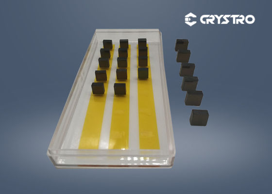 El cromo dopó el cristal pasivo de aluminio del interruptor de Ytterium Garnet Cr 4+ YAG Q