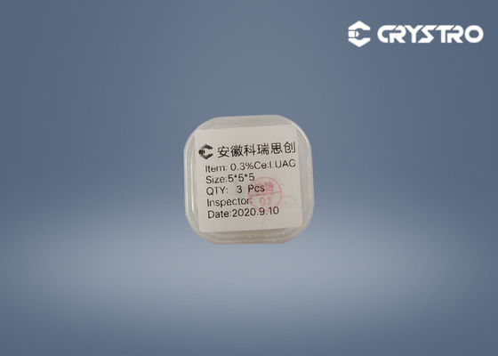 Doping cristal 5x5x5m m del centelleo del nivel 0.3%Ce LUAG del solo